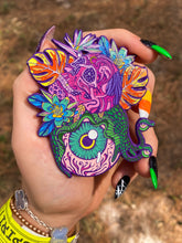 SNAIL EYELAND PINS