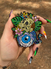 SNAIL EYELAND PINS