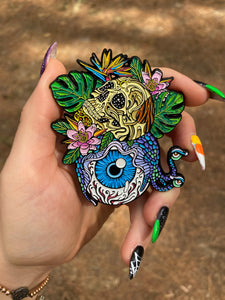 SNAIL EYELAND PINS